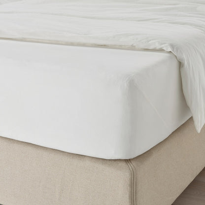 Breathable Cotton Fitted Sheet – White (140x200 cm)